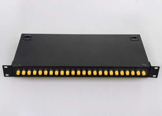 Koudgewalste plaat 24 poorten ST UPC Corning Fiber Optic ZTE FTTH patch panel voor netwerk