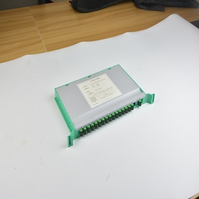 Single Mode SC LC FC ST UPC APC Fiber Optic PLC Splitter met directiviteit dB ≥55