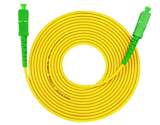 Single Mode G657A SC UPC APC Fiber Optic Patch Cord voor binnen- en buiten FTTH-netwerken