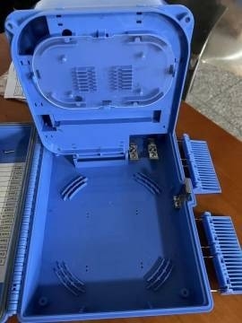 300*245*100 mm Mini Type Splitter FDB voor FTTH Distribution Fiber System in Indonesië