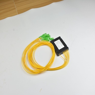 Temperatuurstabiliteit -40-85 C dB 0,5 1*8 SC/APC ABS Box Type PLC Splitter voor netwerk